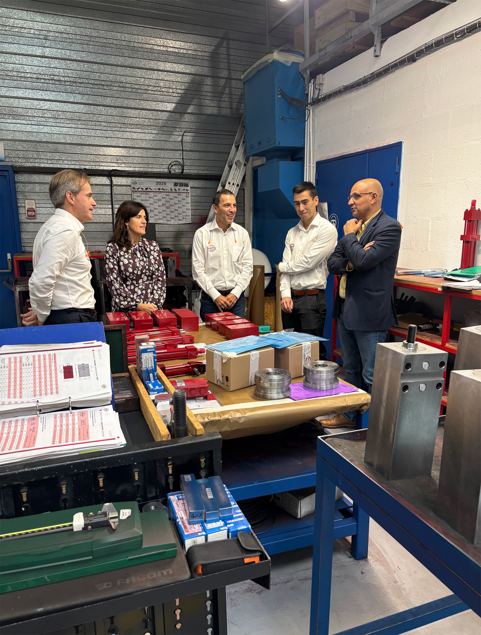 加强与 Simoldes Plastics 的合作伙伴关系